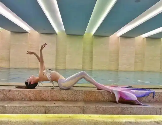 美人鱼公主下水啦