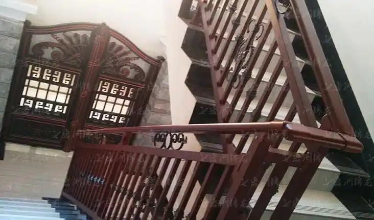 甘南仿木纹铝合金楼梯扶手