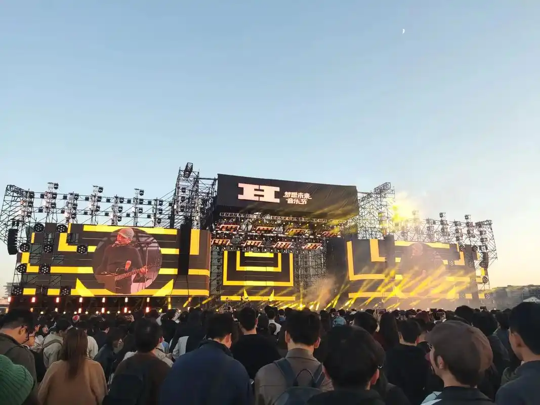 2023的最后一场音乐节在杭州.#现场版live #音乐节  - 抖音