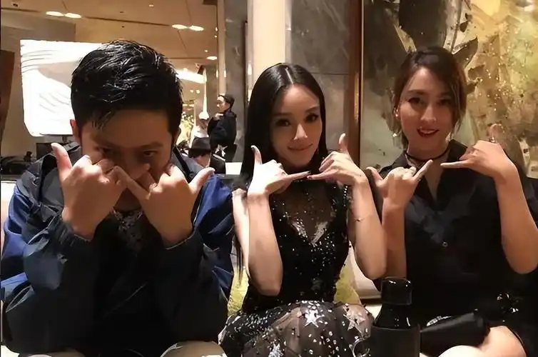 5年后再看李小璐和pgone,因果报应,在这两人身上体现得淋漓尽致