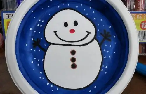 萌哒哒的小雪人壁挂纸盘手绘教程