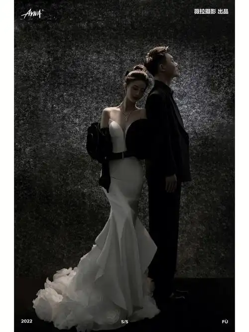 极简风婚纱照黑色背景婚纱照