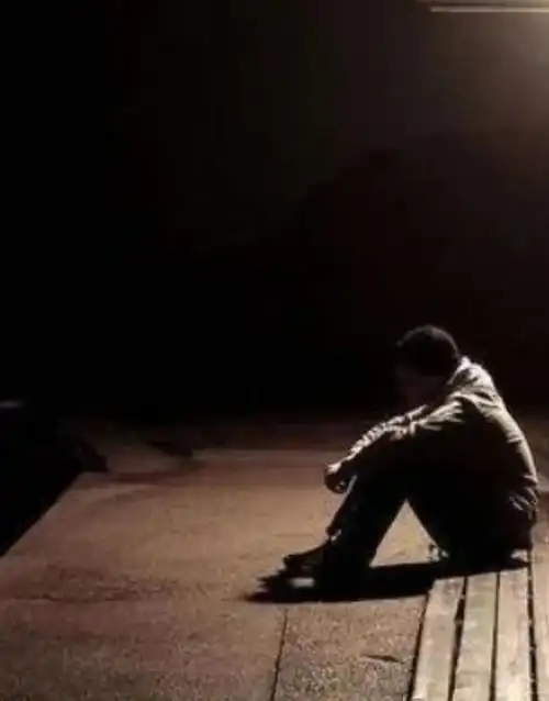 分手舍不得伤感文案坚强到令人心疼的短句