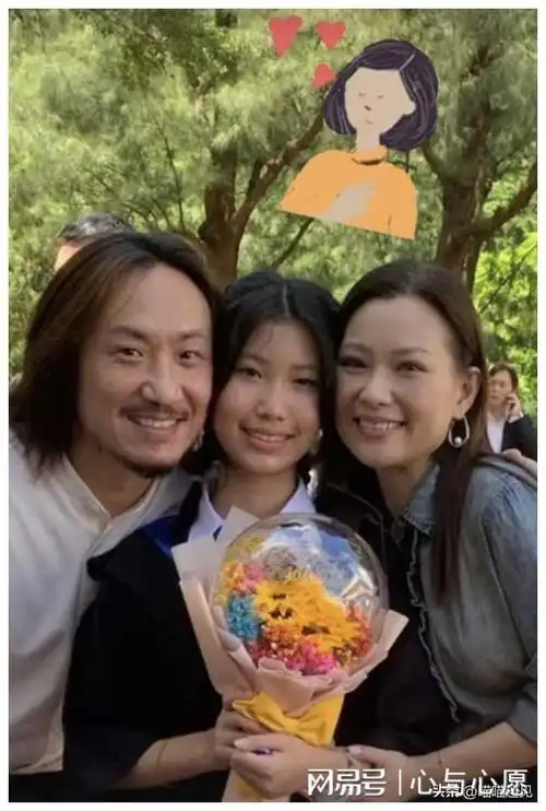 郑中基香港演唱会全家捧场,12岁女儿献唱罕露脸,姐弟长相随父|张学友