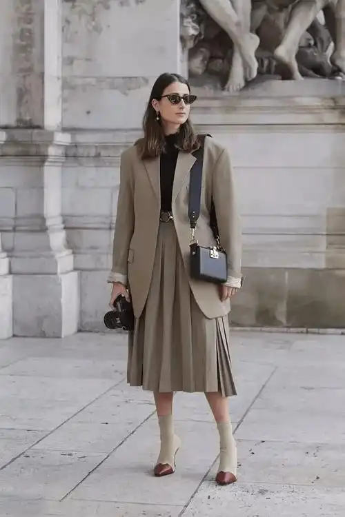 西装 裙子,浅浅的相遇,便擦出曼妙的火花_连衣裙_风格_身材