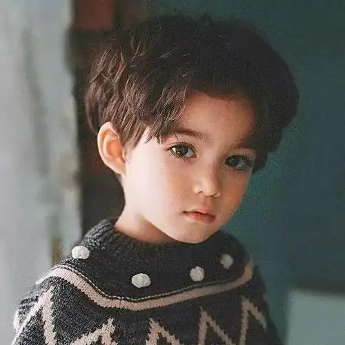 这个5岁混血男孩让16万人疯狂:长大还得了!