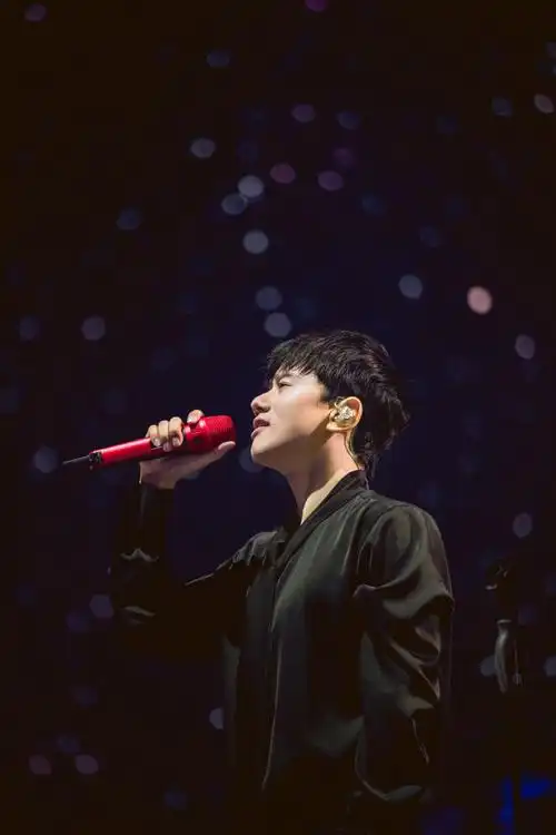 张杰生日演唱会#@张杰2020we·live生日演唱会从星辰渐起,到璀璨蚕ⅱ