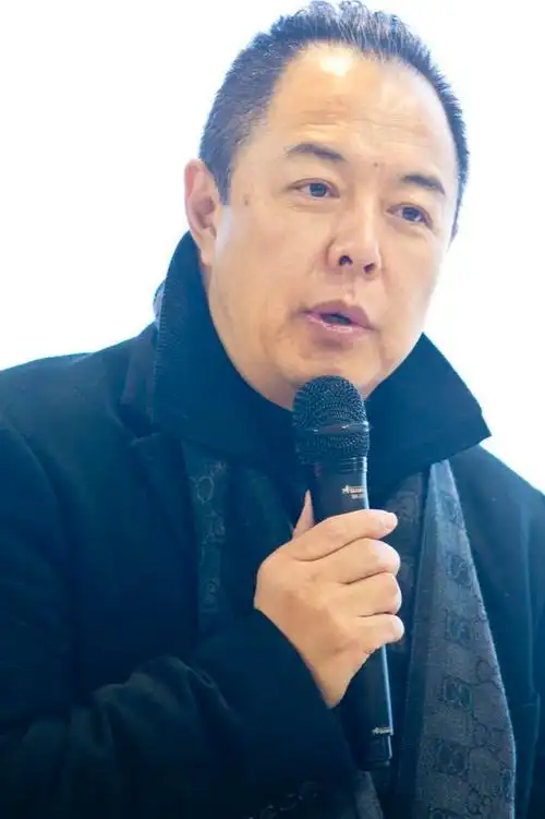 2016年"非婚生女儿"诉张铁林案宣判,张铁林生活照原告再度提起公开