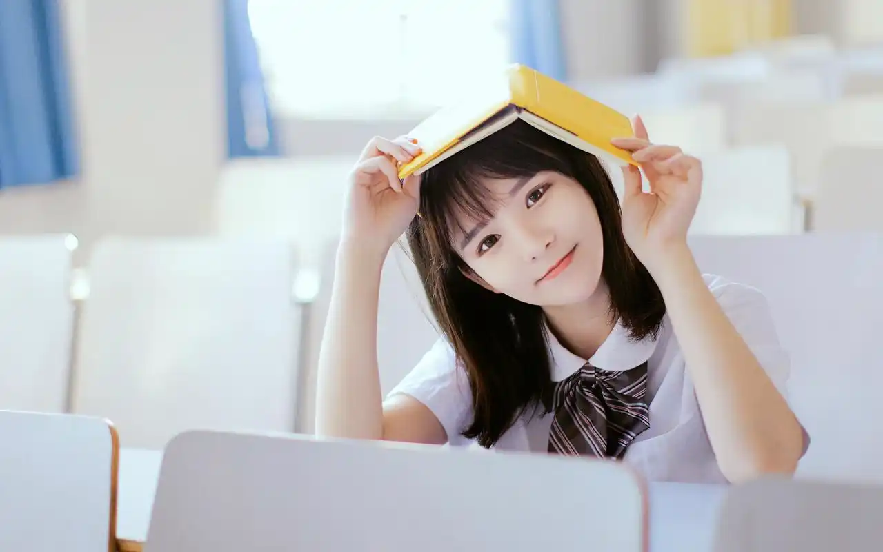 校花美女学生制服清新性感写真图片壁纸,清纯唯美的短发美女,白色衬衫