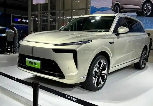 预计36万起售,新款长城豪华suv曝光,油耗6.7升