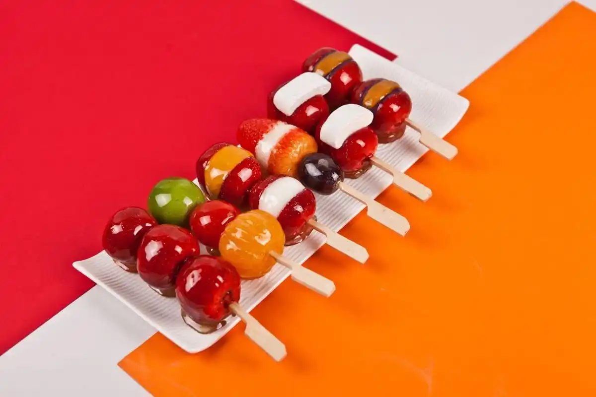 来糖啵虎,吃小串冰糖葫芦,满满的童年回忆