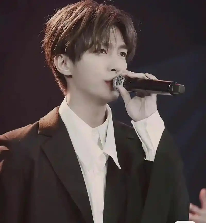 炎亚纶.这么帅 这么幽默风趣 没办法讨厌吧 三观跟着五官走 - 抖音