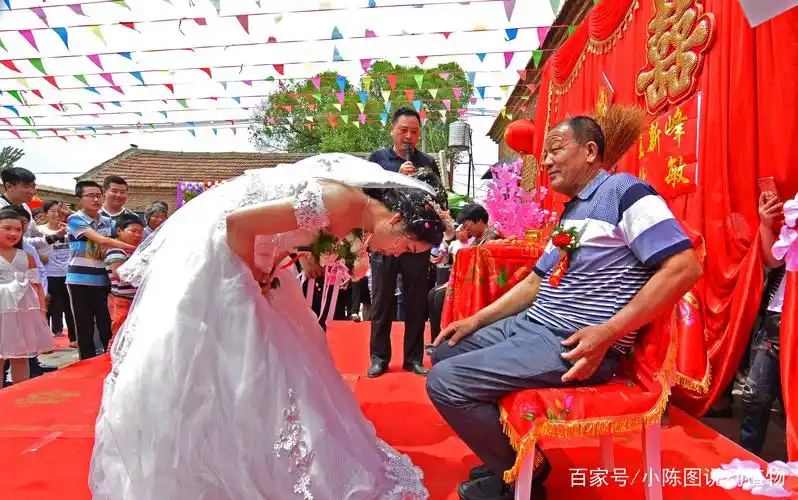 皖北农村新人婚礼,8张喜庆图,每张照片充满亲人们的浓浓亲情