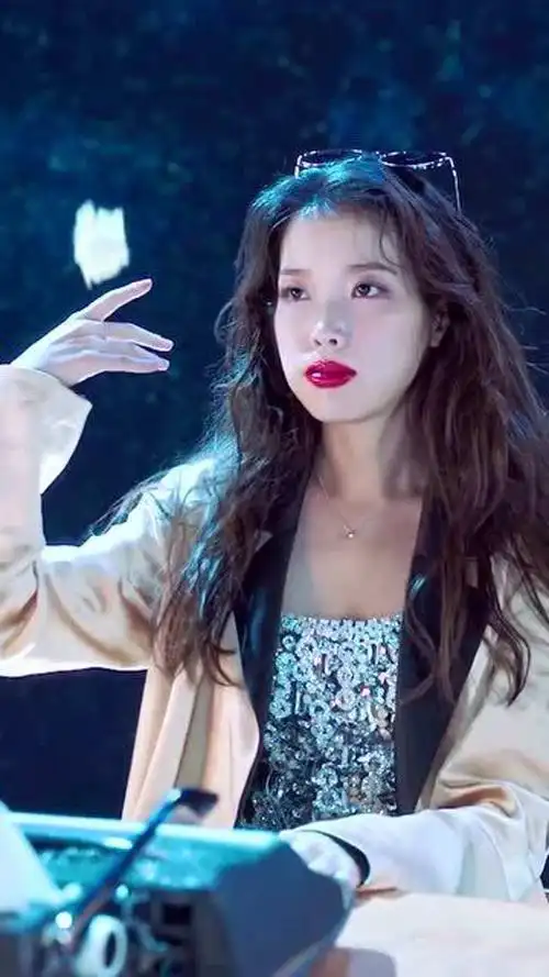 iu新歌预告celebrity华丽造型绝美满月既视感