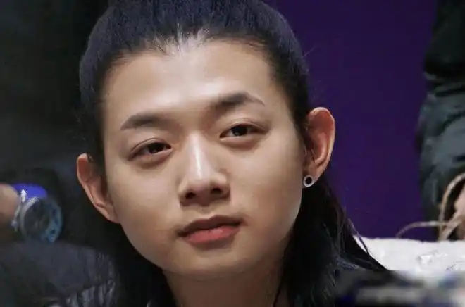 有一种整容叫作霍尊的短发本以为很娘没想到帅到犯规