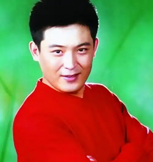 回顾演员孙涛18次登上春晚与平凡初恋恩爱30年如今很幸福