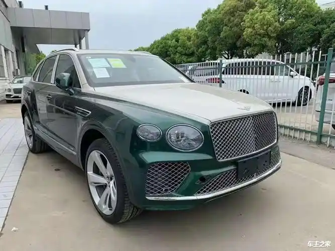 宾利添越phev车长超5米1动力性能强悍