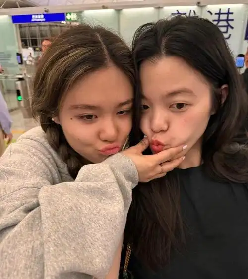 钟镇涛送女儿回英深造 著名演员钟镇涛与贤内助范姜素贞的家庭生活中