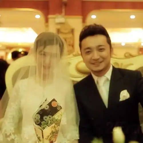 2013年9月28日,尼格买提在乌鲁木齐举行了盛大婚礼.