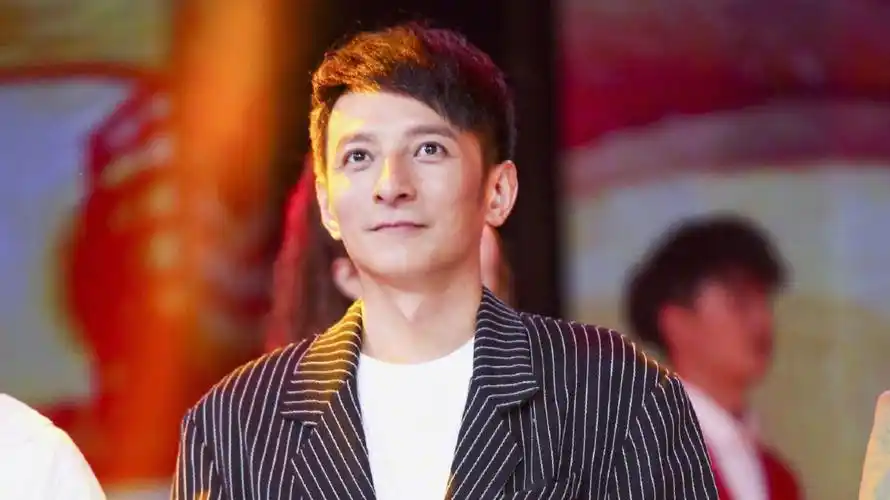 李维嘉怼偷拍网友,明星私生活应不应该被偷拍?