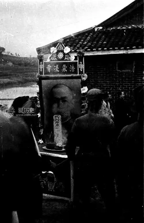 张自忠身中数弹被日军猛刺殉国 隆重国葬送将军最后一程