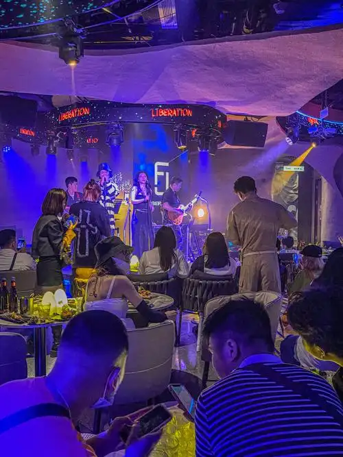 长沙解放西下沉式庭院式livehouse氛围巨好