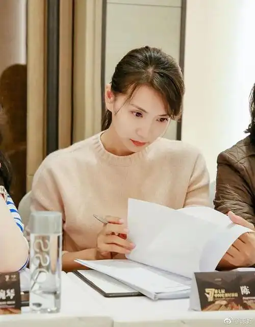 中戏老师陈好现状解说(戴黑框眼镜的陈好老师)(27)