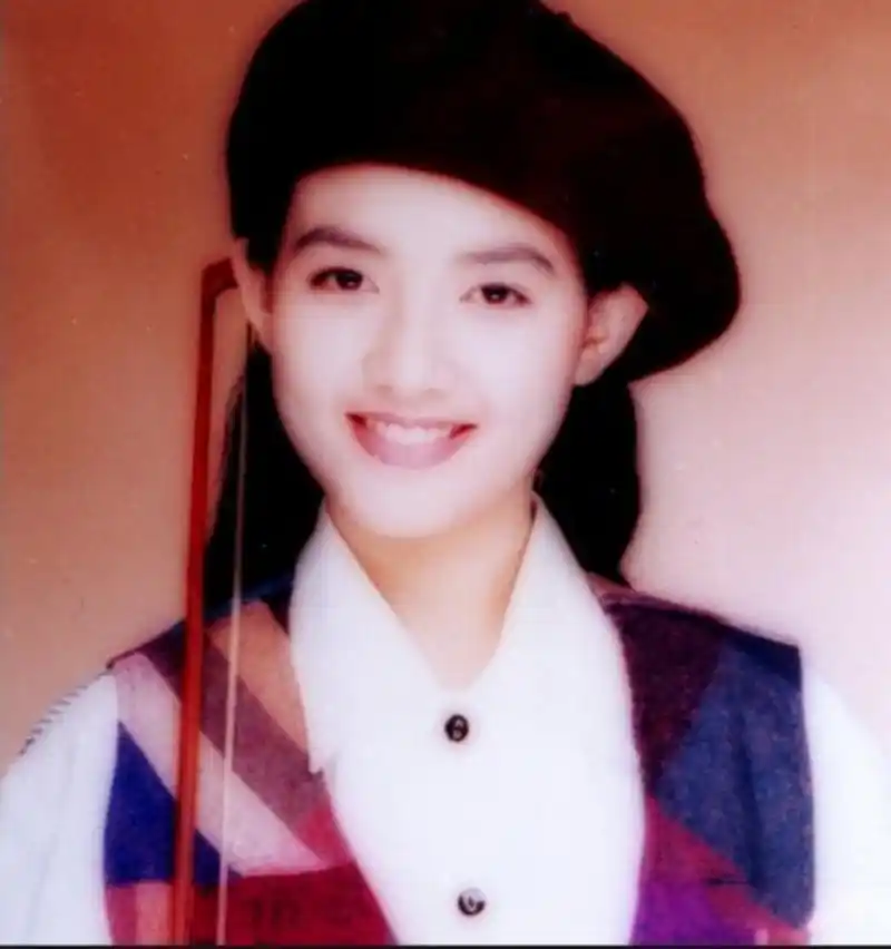 范晓萱年轻照片眼前一亮,这个多才多艺的宝藏女孩