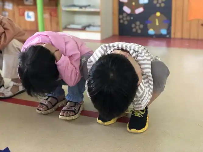 《安全演练——防踩踏》 写美篇为了预防校园踩踏事件的发生,培养幼儿