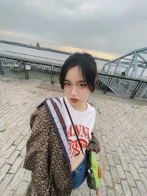 和菲律宾美女在利物浦