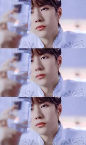 第十期「三格壁纸」论如何才能悄咪咪拐跑王一博