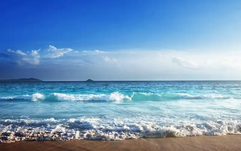 蓝色大海亮丽自然风光高清桌面壁纸