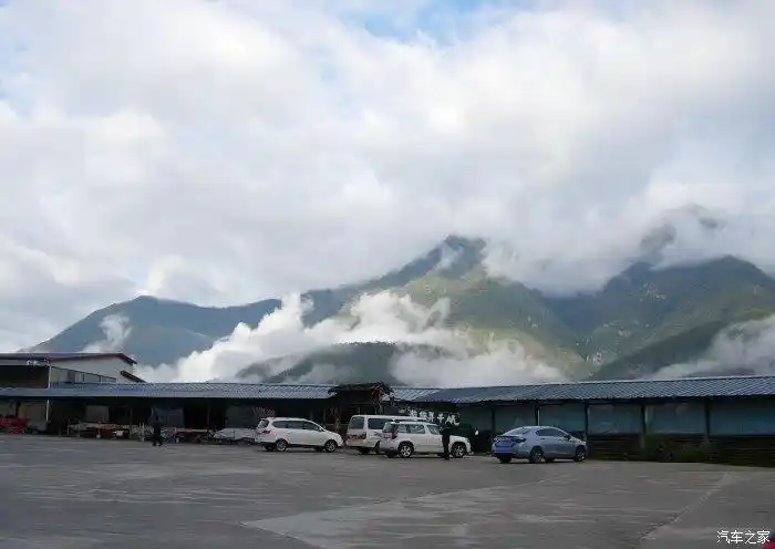 丽江万里长江第一湾观景台