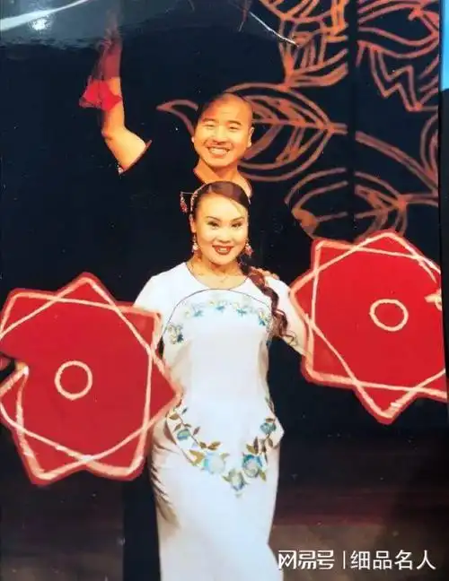 王小利眼里有泪3个儿女我一样爱一婚二婚都有痛