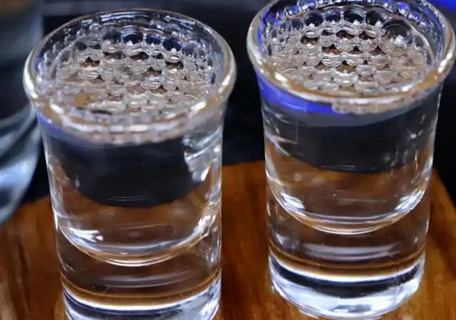 一不可的东西,因此,有不少人在晚饭的时候,会喝上几杯,那么常年喝酒的