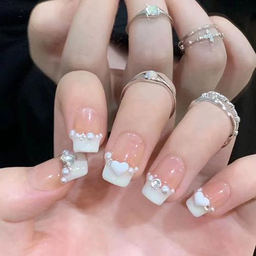 奶白法式爱心穿戴美甲贴可拆卸显白超嫩仙女带钻指甲片假指甲短款