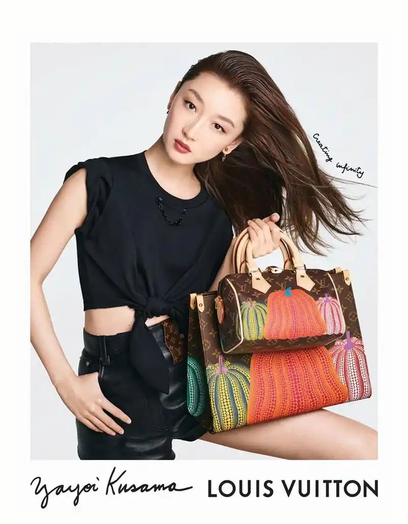 周冬雨出镜lv与草间弥生合作系列全球广告大片.