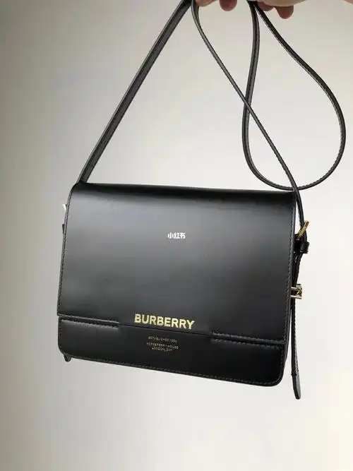 巴宝莉b家包包先来黑色光面皮 金色烫金logo 正品级 光面牛皮 方形