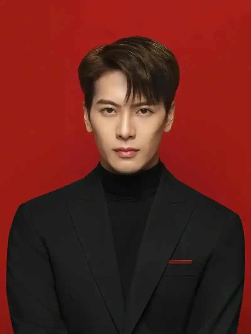 王嘉尔 #西装杀 #证件照片 - 抖音