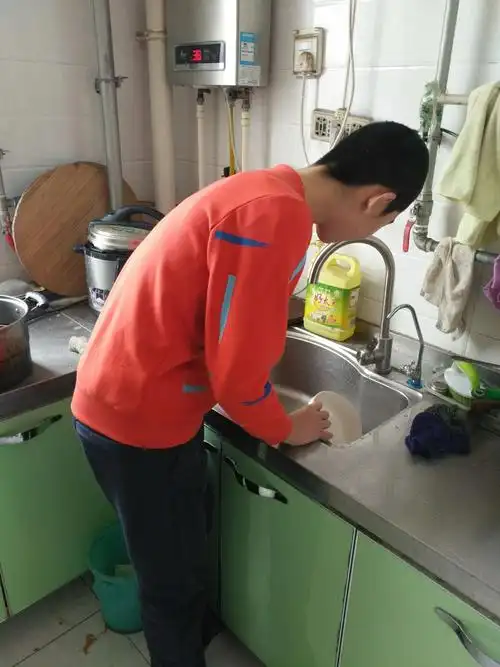 还没干一会儿就开始懒惰了,干活的质量降低了.