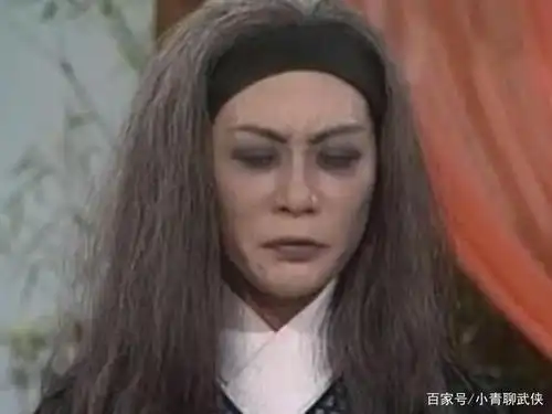 荒山之夜,江南七怪群殴梅超风,月光之下,只见骷髅头骨,且头骨顶上有刚