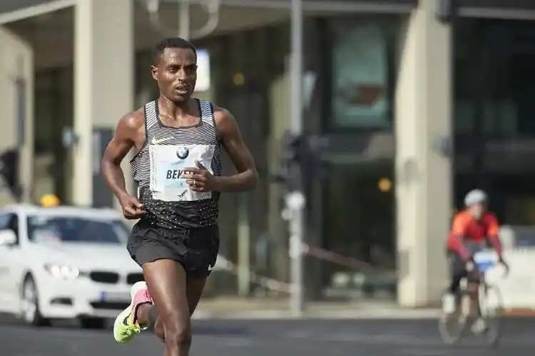 贝克勒再回柏林