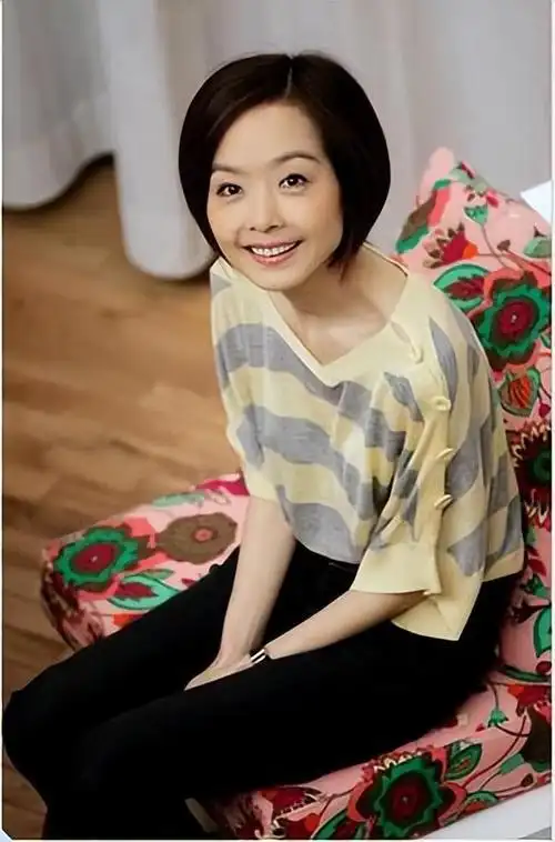 两次婚姻,嫁初恋和老外离婚,跟小19岁男友恋爱|记者|奥运会|陈鲁豫