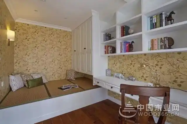 冬天的时候挨着窗户是一件很有挑战的事情,如果还是想要做一组榻榻米