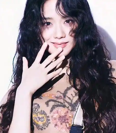 原创金智秀不愧是氛围感美女羊毛卷发型慵懒随意大片高阶感太赞了