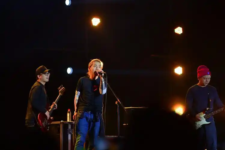 音乐节 痛仰 信仰 痛苦 哪吒 西湖 摄影 纪实 现场 人潮