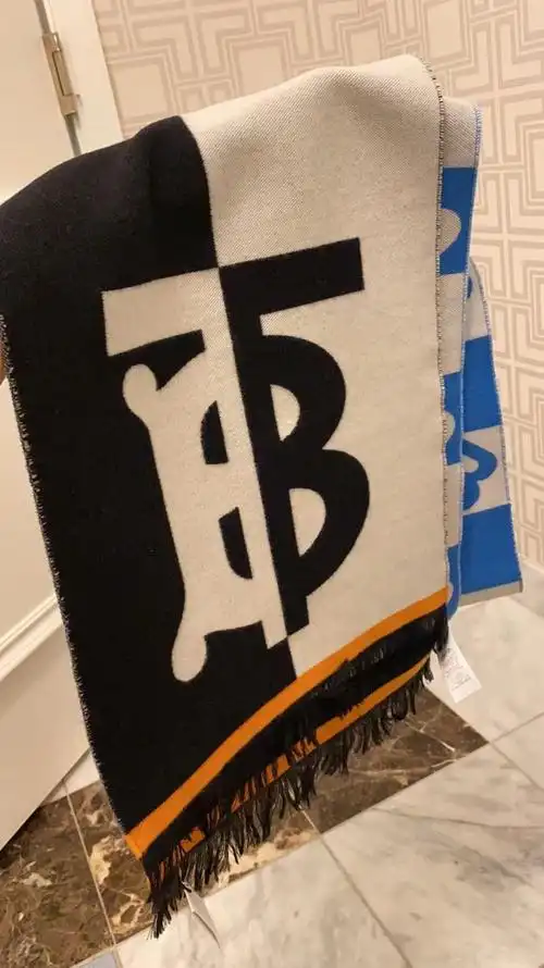 burberry巴宝莉博柏利tb系列新款logo拼色羊毛围巾男女同款双面用