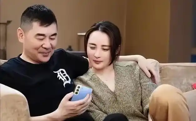 蒋勤勤与陈建斌婚后几十年相濡以沫是我们误解了他们的真爱