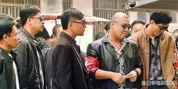 纪实:温州黑老大许海鸥,欺行霸市十余年,扬言:谁不服,就打他