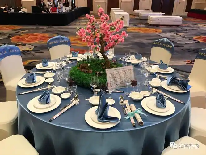 摆台开始前,先来检查一发仪容仪表中餐宴会摆台,你怕了吗?